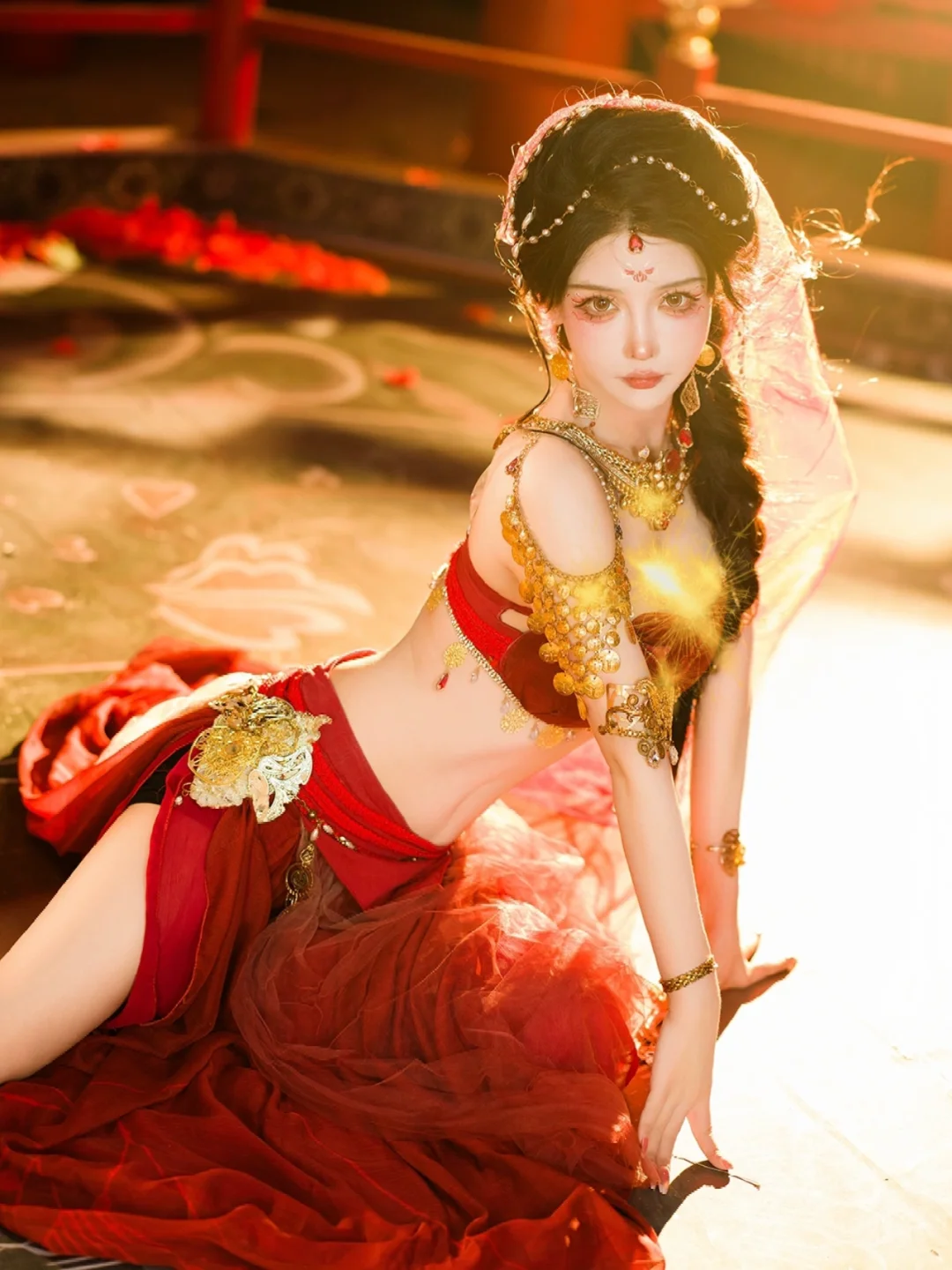 “这曼妙的西域舞姬，真当倾城绝色啊。”