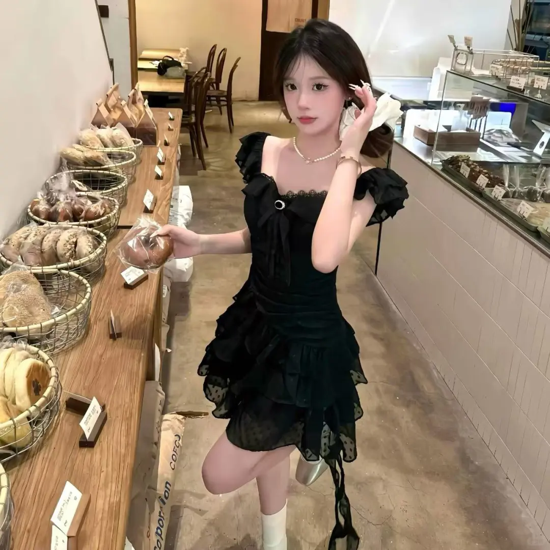 救命！这条黑裙把纯欲甜辣拿捏到极致了！！