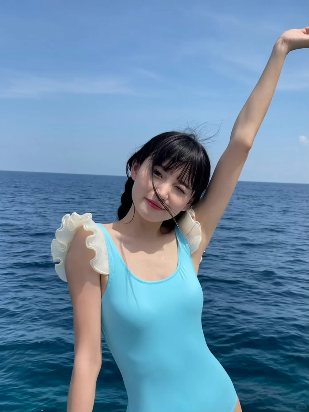 【林小宅湖蓝色连体泳装】