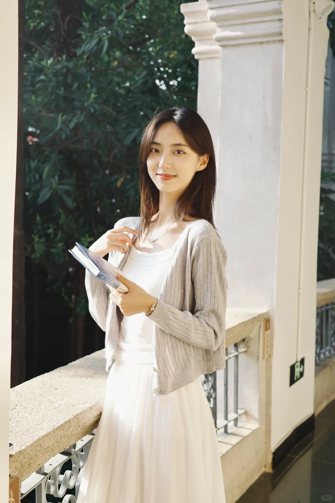 坐在春天里思索了很久