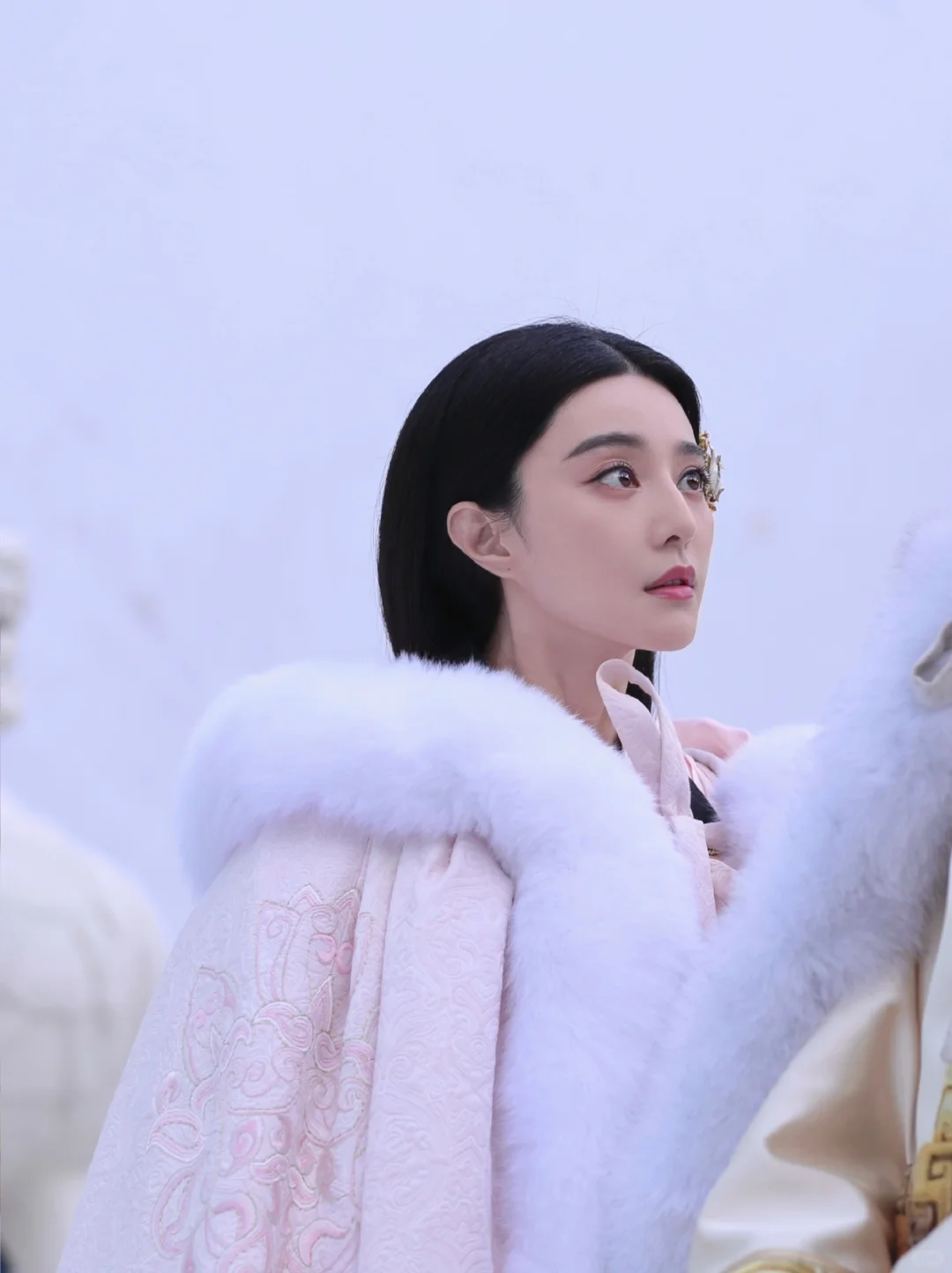 就算是古早无营养玛丽苏冲这张脸我也好想看