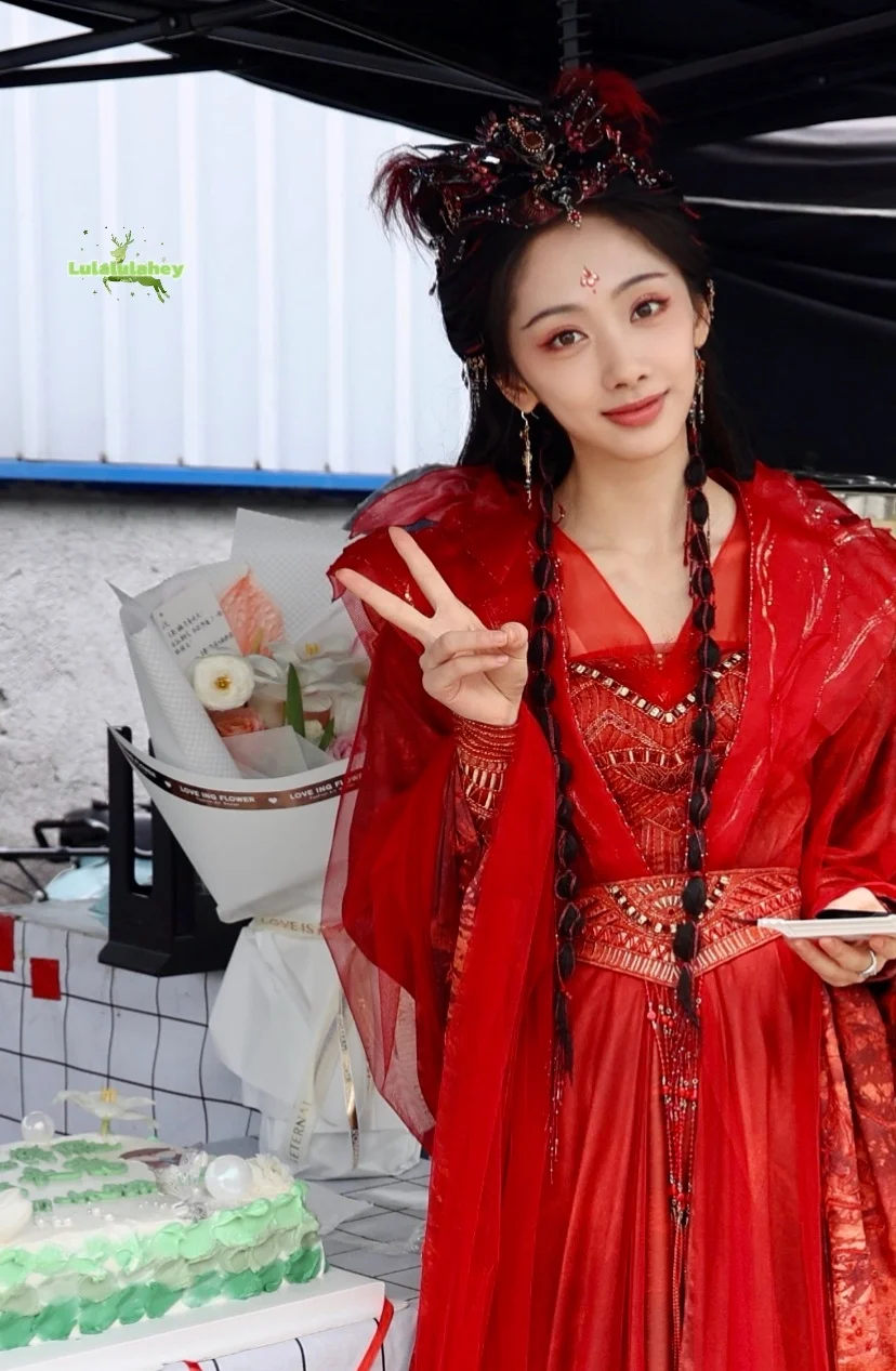 女明星待播古装剧红衣造型️