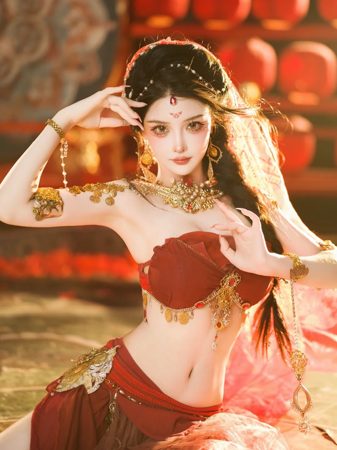 “这曼妙的西域舞姬，真当倾城绝色啊。”