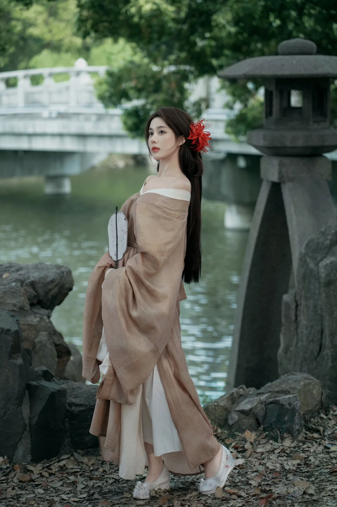 “错过这组清冷感汉服写真，我的心真的会‘碎’