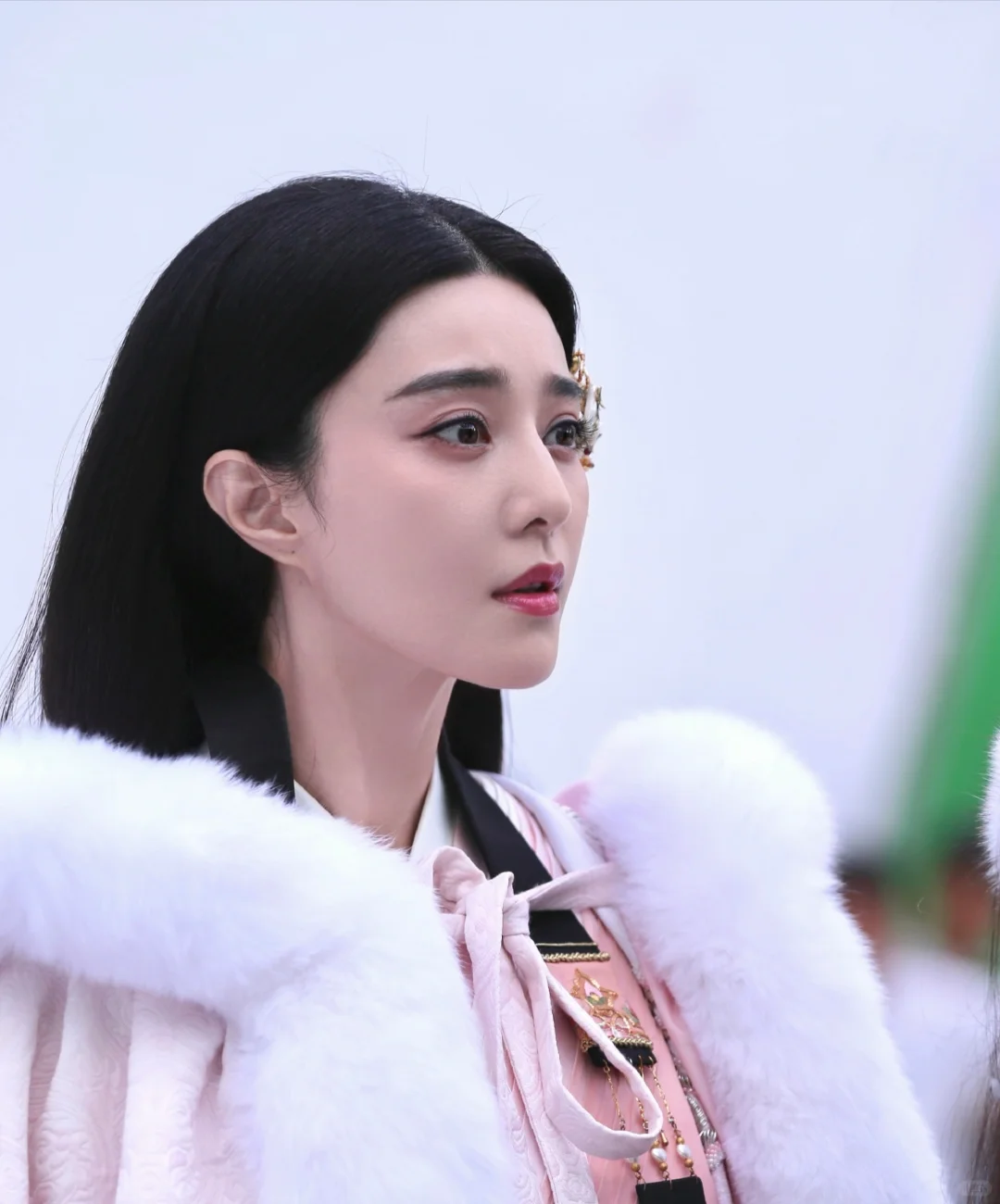 就算是古早无营养玛丽苏冲这张脸我也好想看