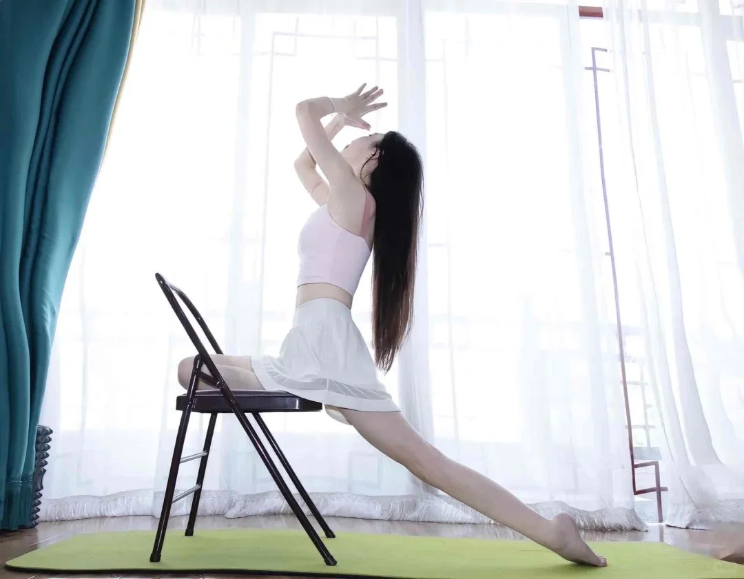 太爱这个柔美风格的健身照啦～