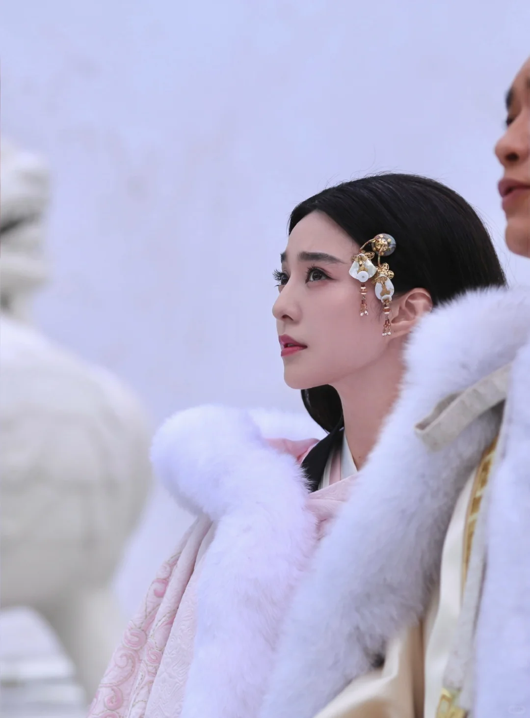 就算是古早无营养玛丽苏冲这张脸我也好想看