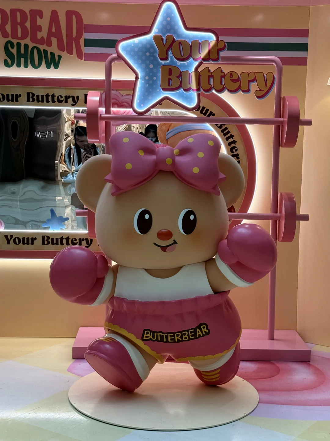 泰国女明星的时尚一直超前