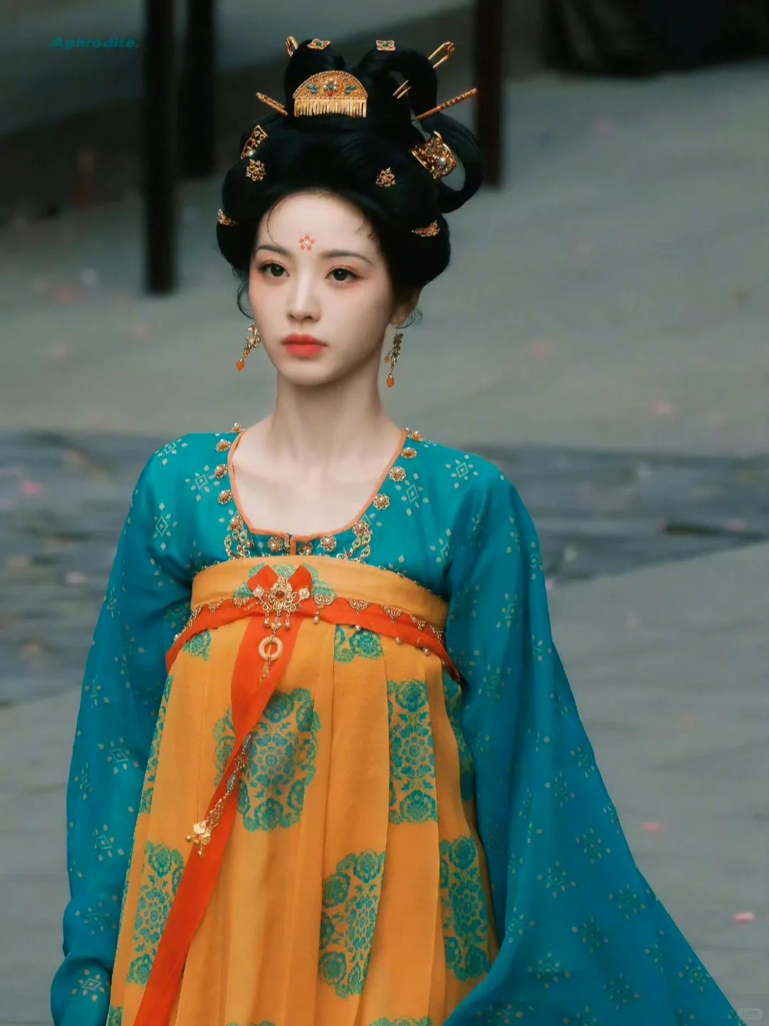 来看看我们中国唐代汉服