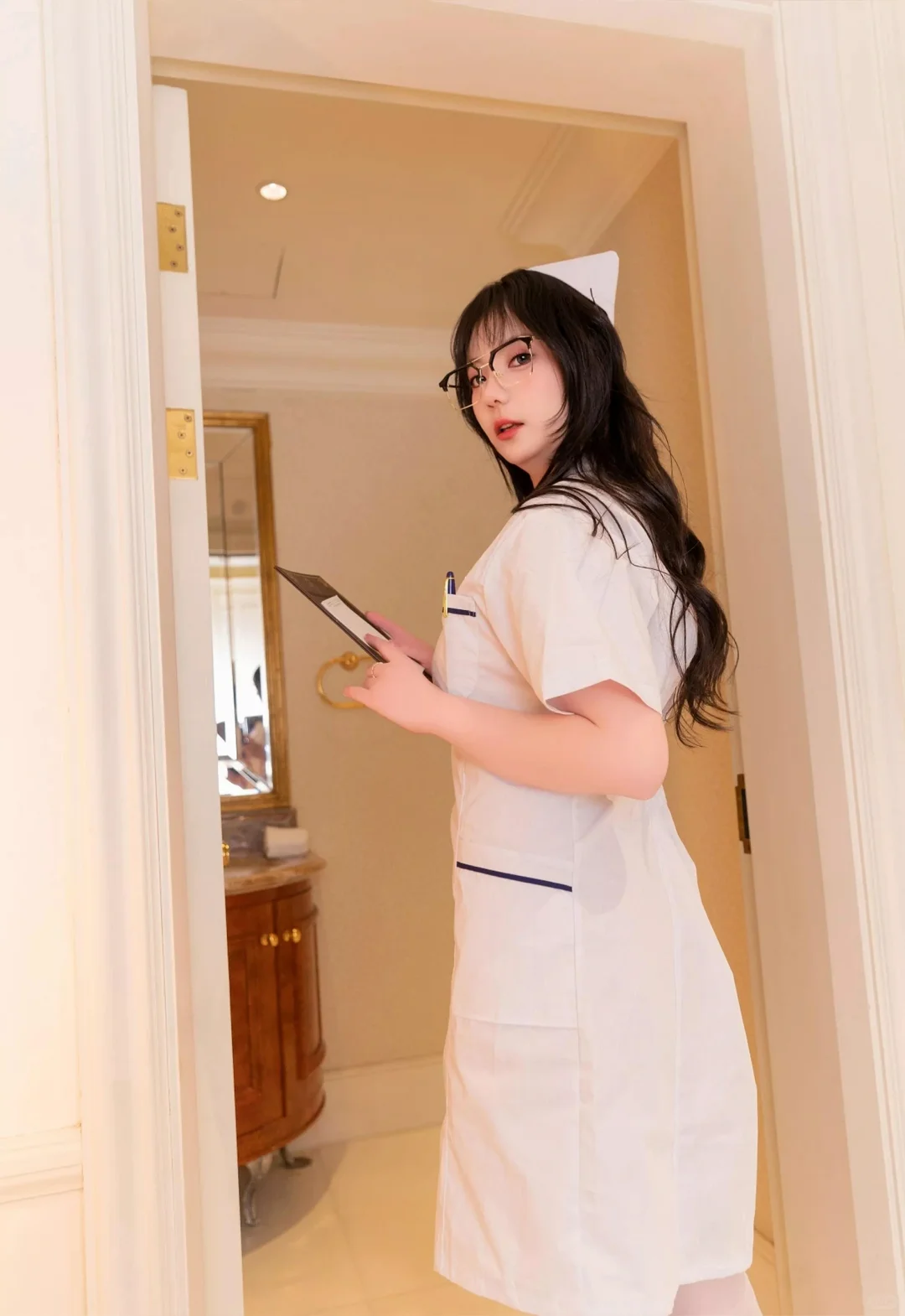 写真‖职业装白色制服私人高级护理师