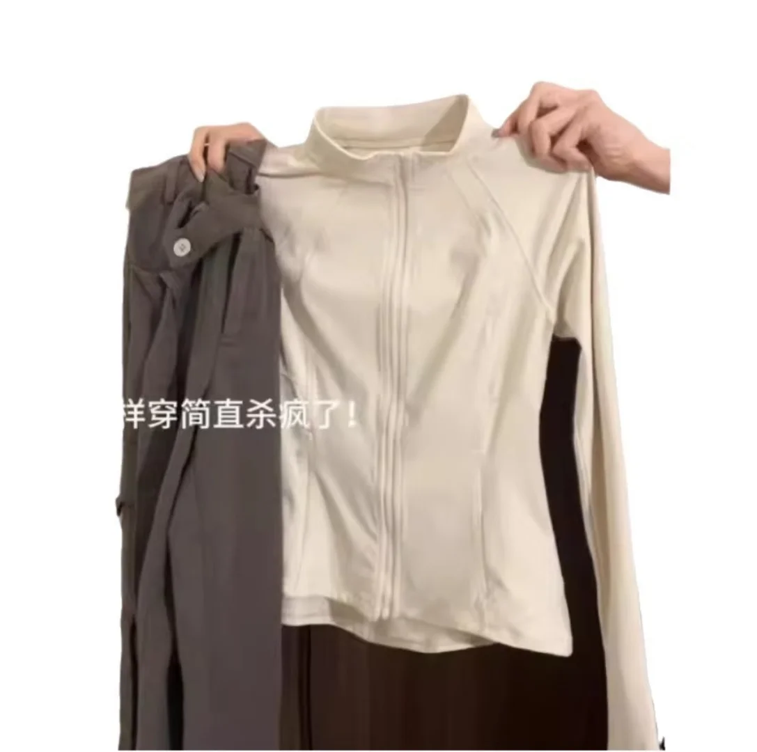 对了！这件瑜伽服也超棒！