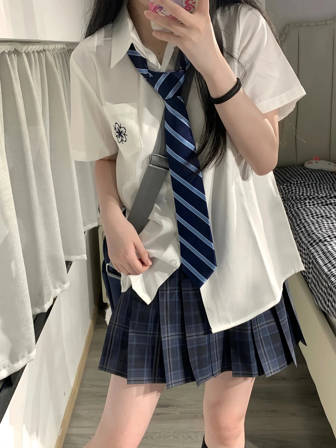 ✨甜美又百搭｜白色刺绣衬衫女