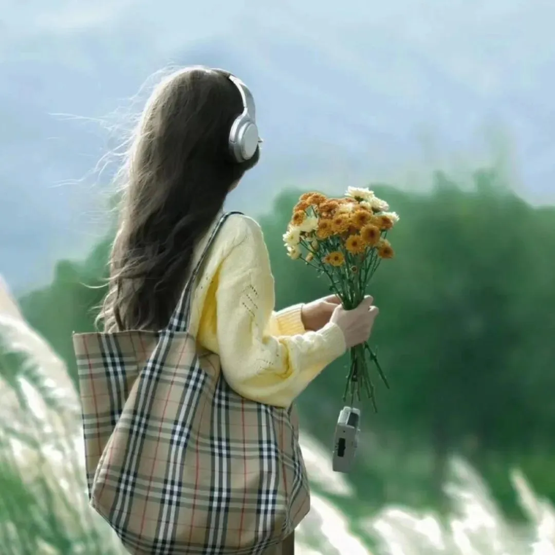美女，你该换新头像啦