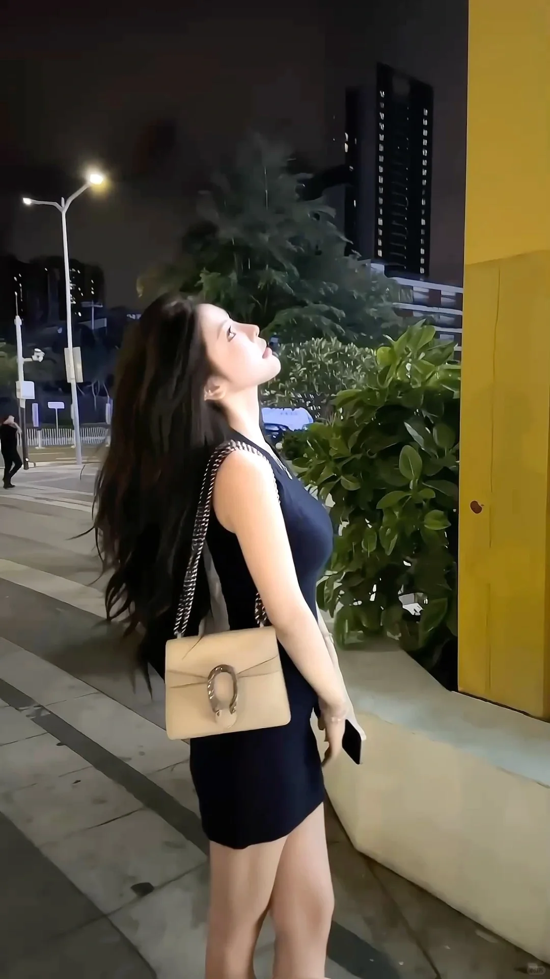 紧身包臀才是显身材的秘诀！