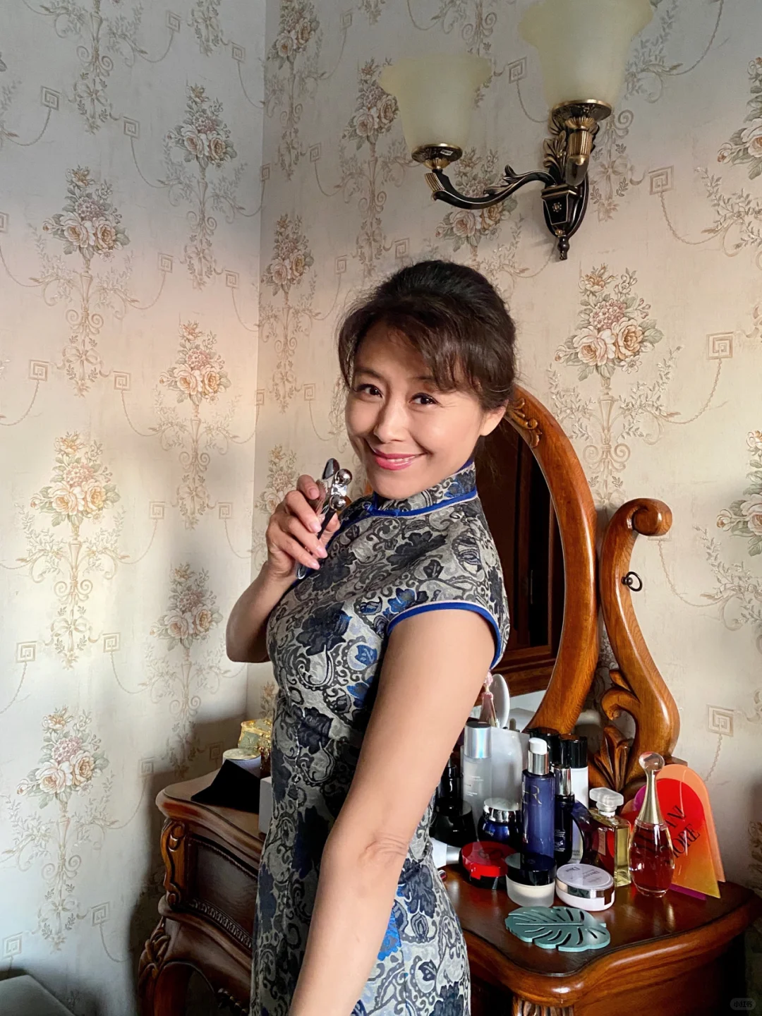 53岁，我是为旗袍而生的，我能穿出旗袍的灵魂