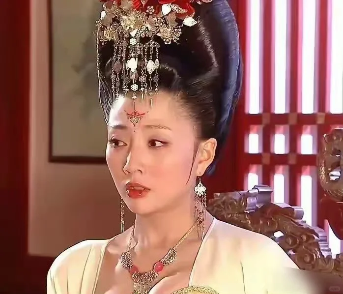 来看看我们中国唐代汉服