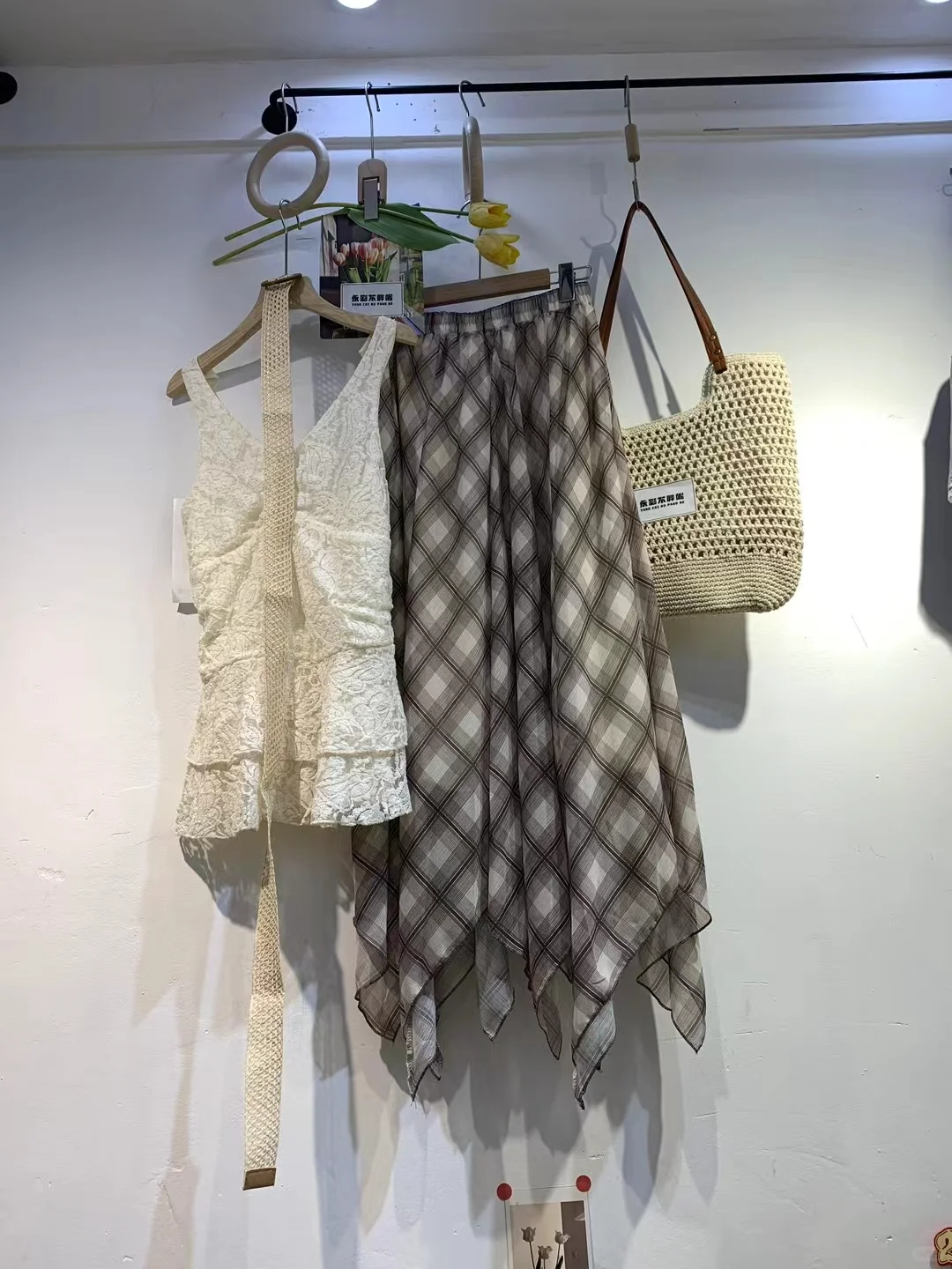 千万不要小瞧打扮一般的少妇进店