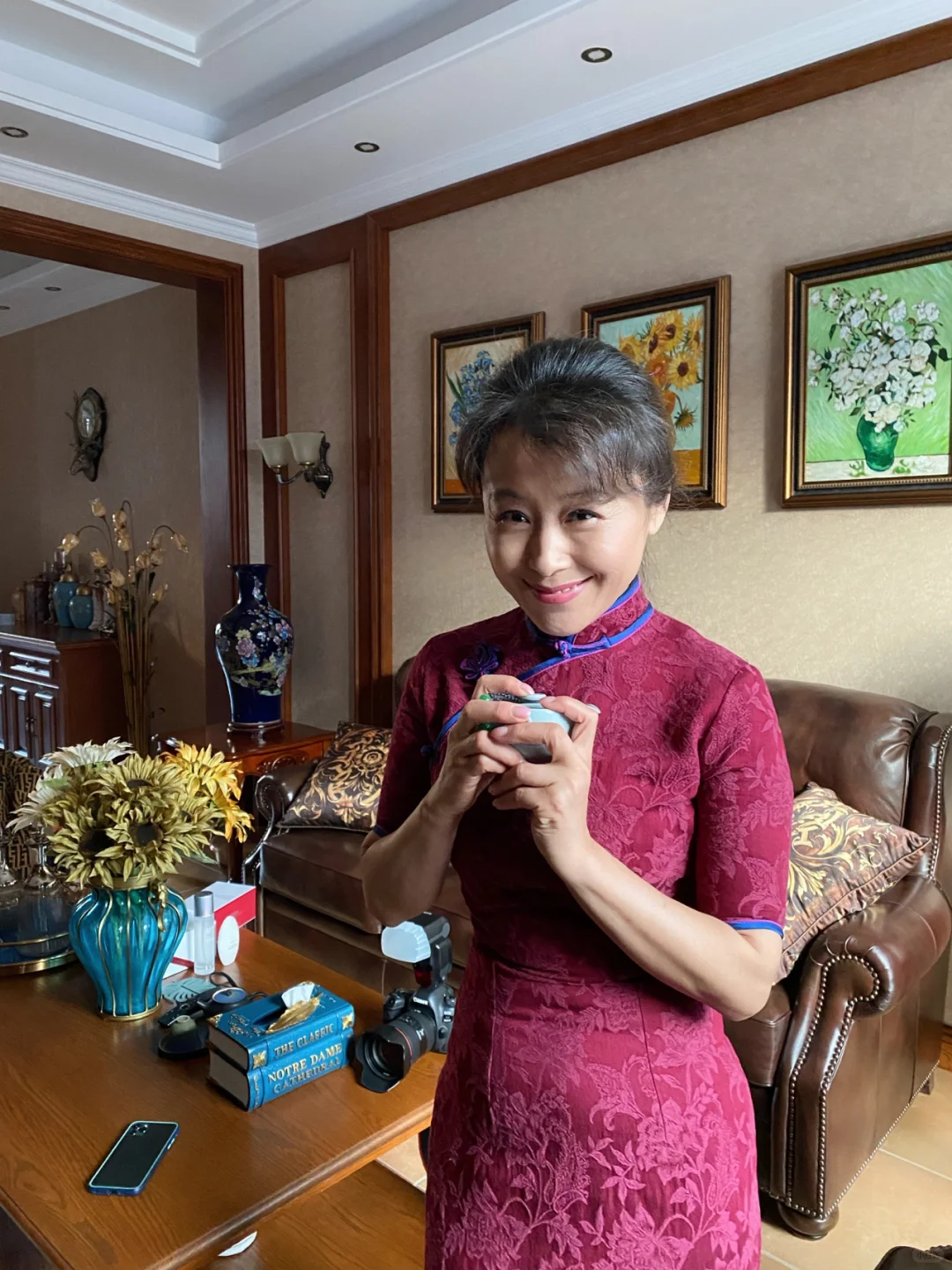 53岁，我是为旗袍而生的，我能穿出旗袍的灵魂