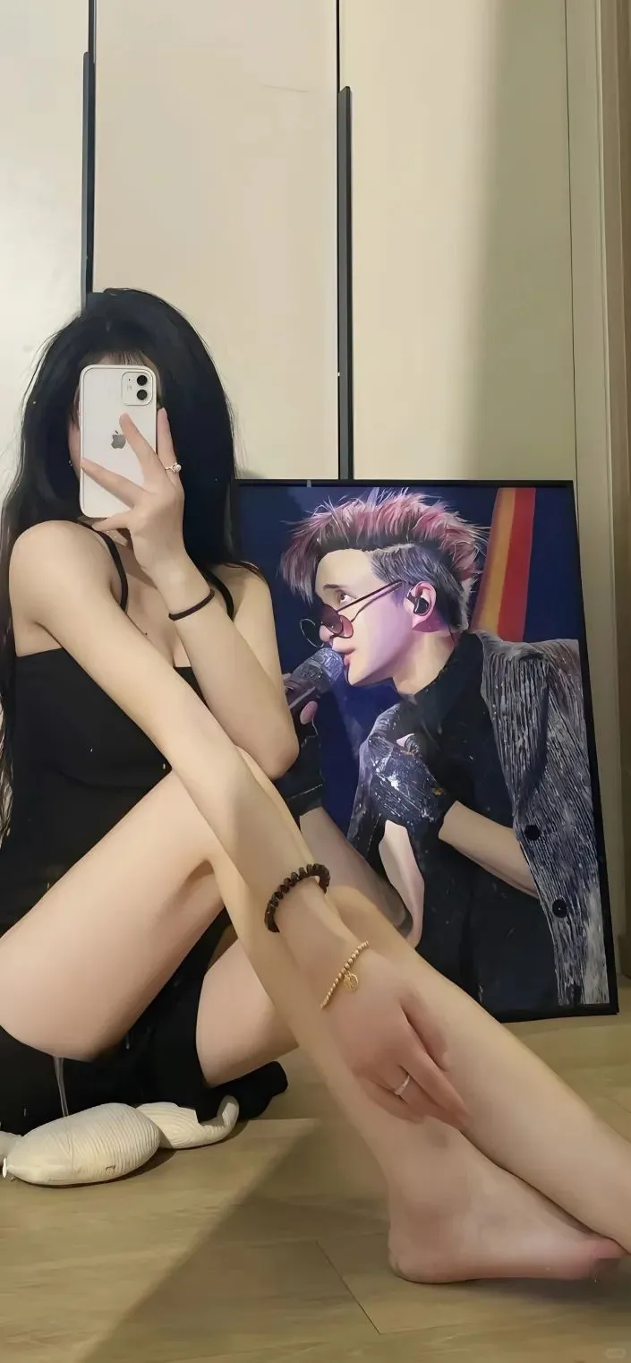 腿控速进！纯欲长腿壁纸杀疯啦
