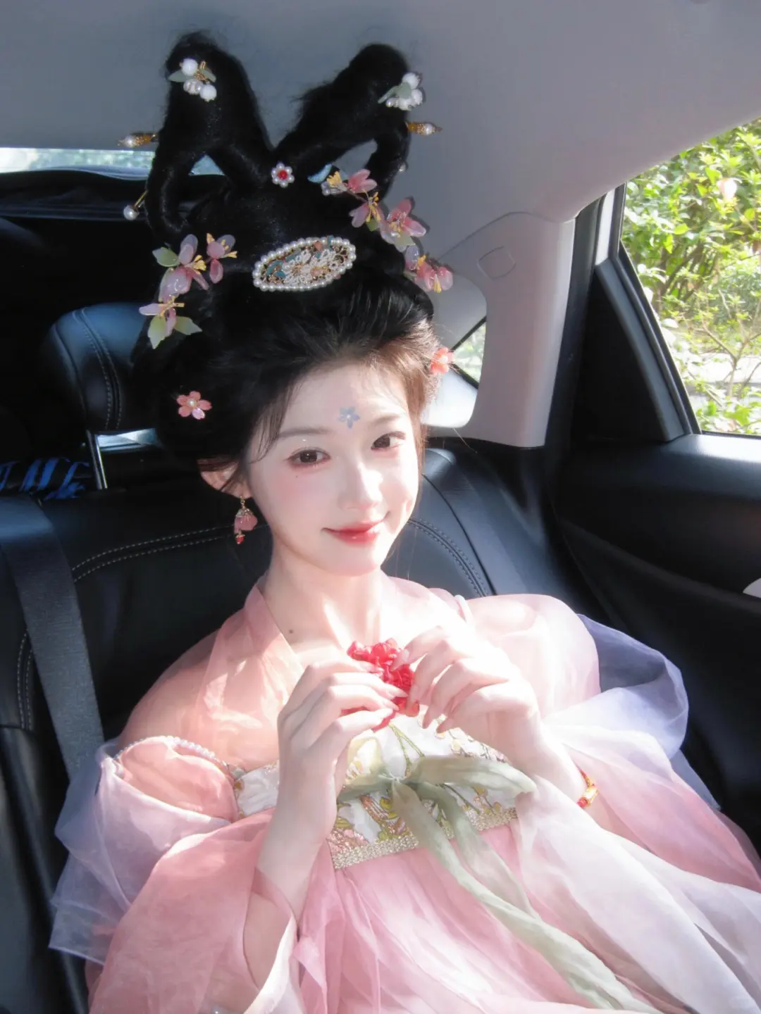 甜美感爆棚的妆造‼️春天和汉服太配了🌸