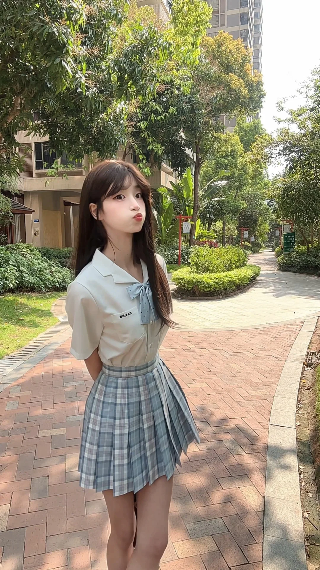 想当甜妹 无奈嘴一张像小学生(｡•́︿•̀｡)