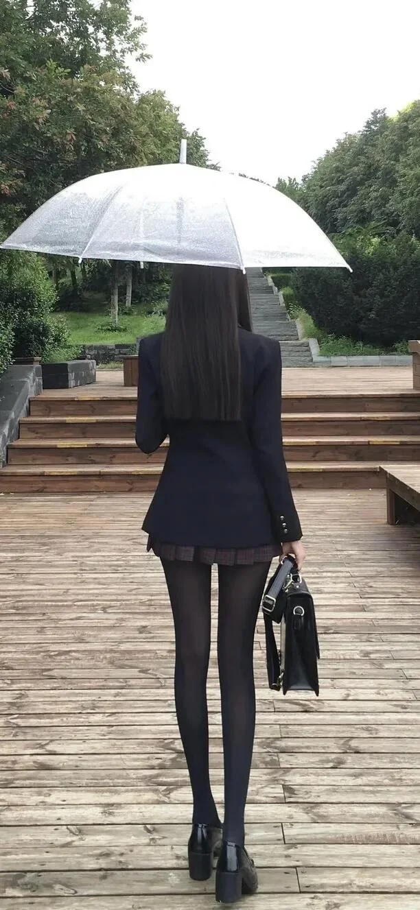WeChat 高级感绝美辣妹壁纸(*´I`*)