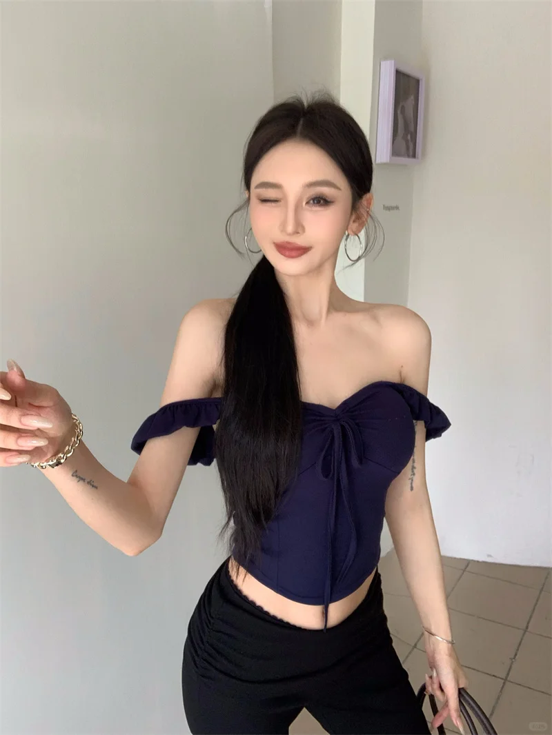 上新啦！✨性感甜妹抹胸系带背心+低腰微喇裤，气质显瘦！