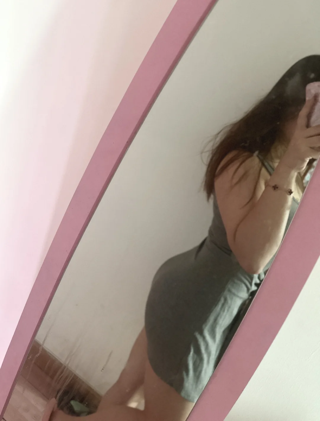 当撸铁女穿上包臀裙……