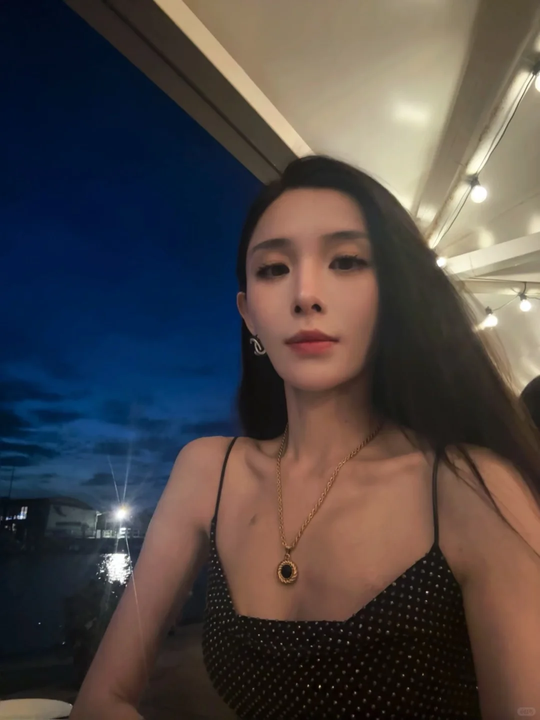 越夜越美｜不露腿也能赢的海边穿搭