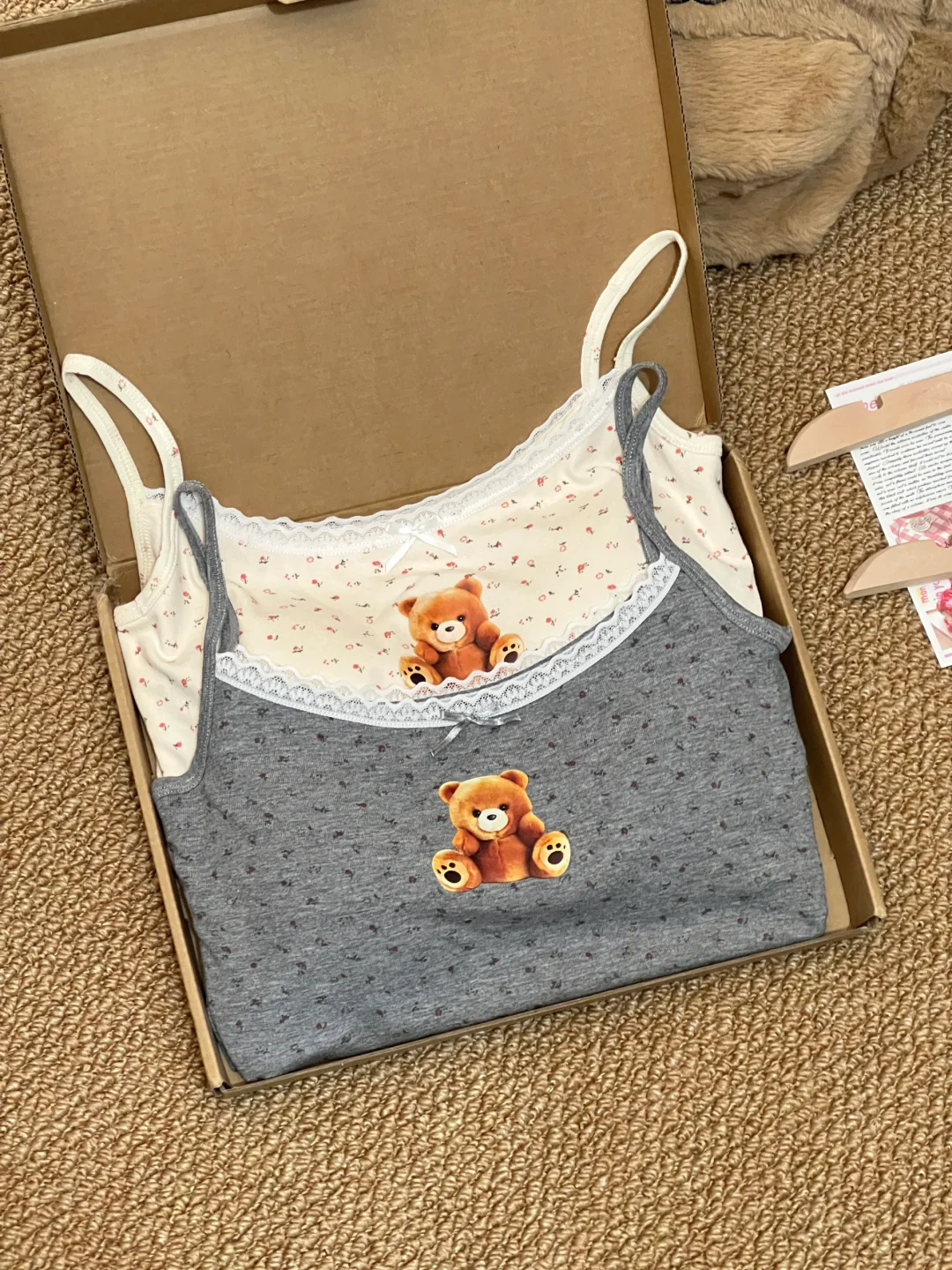 纯欲天花板🐻小熊碎花吊带背心