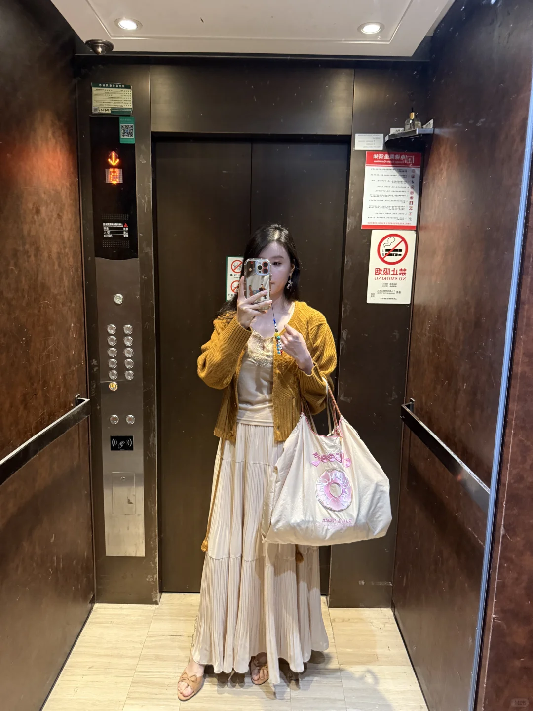 今天的颜值是这条裙子给的｜温柔女人味穿搭