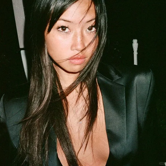 喜欢坚毅而有生命力的亚裔女性面孔