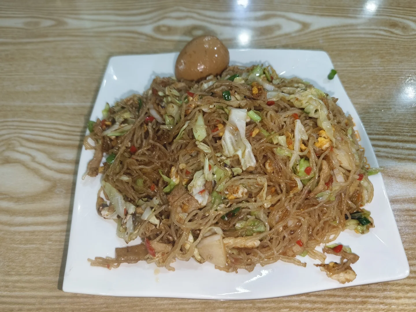 低热量肉丝炒米粉+卤蛋，晚餐控卡饱腹感满分