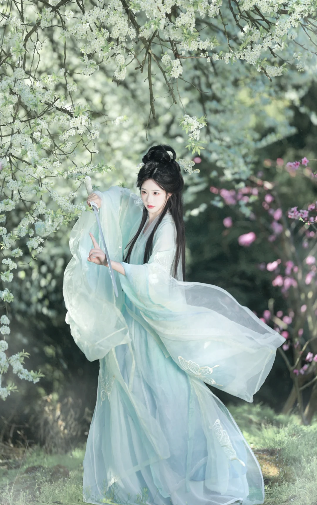 “师姐，这招叫做一剑霜寒十四州……”