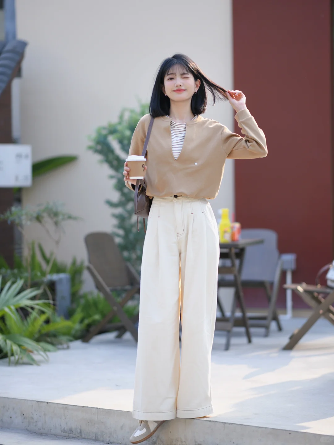 出来晒晒太阳☀️◞ ☕️