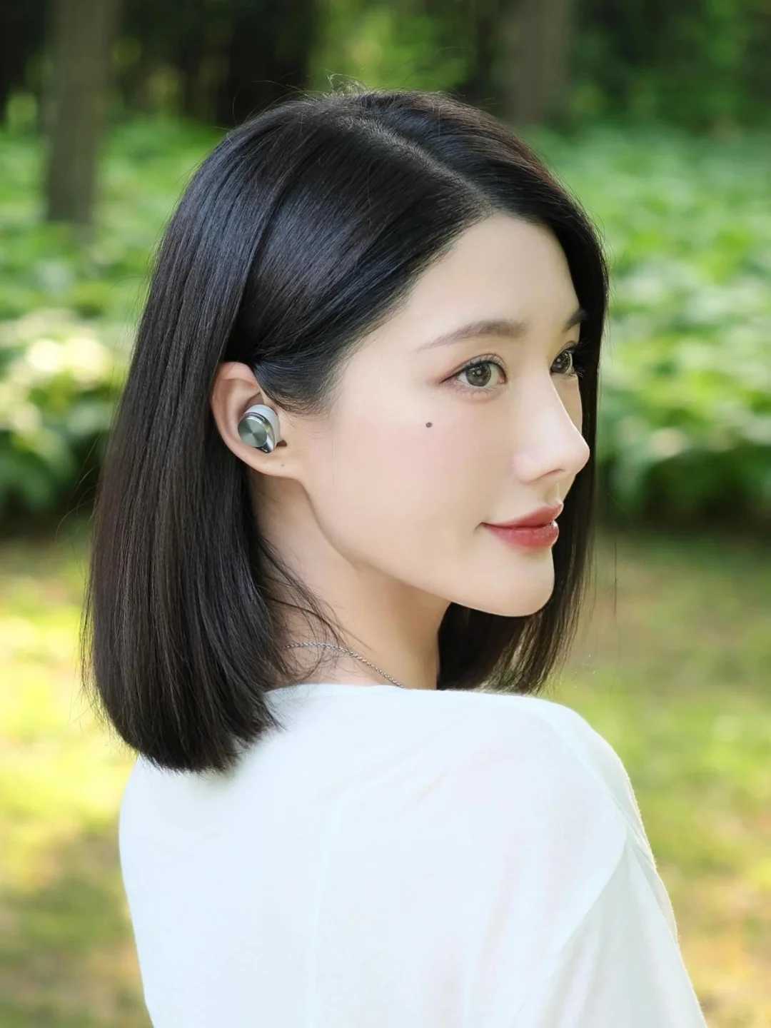 在周末的板凳上，享受这份静谧时光