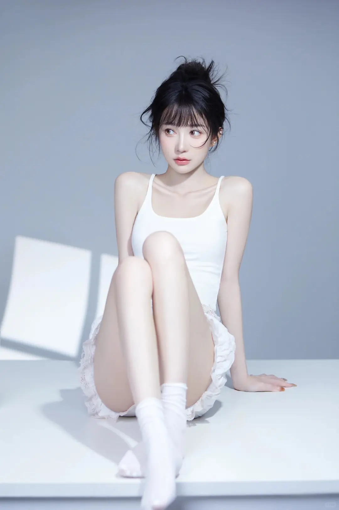 光影间的少女纯真姿态 个人写真 纯欲风