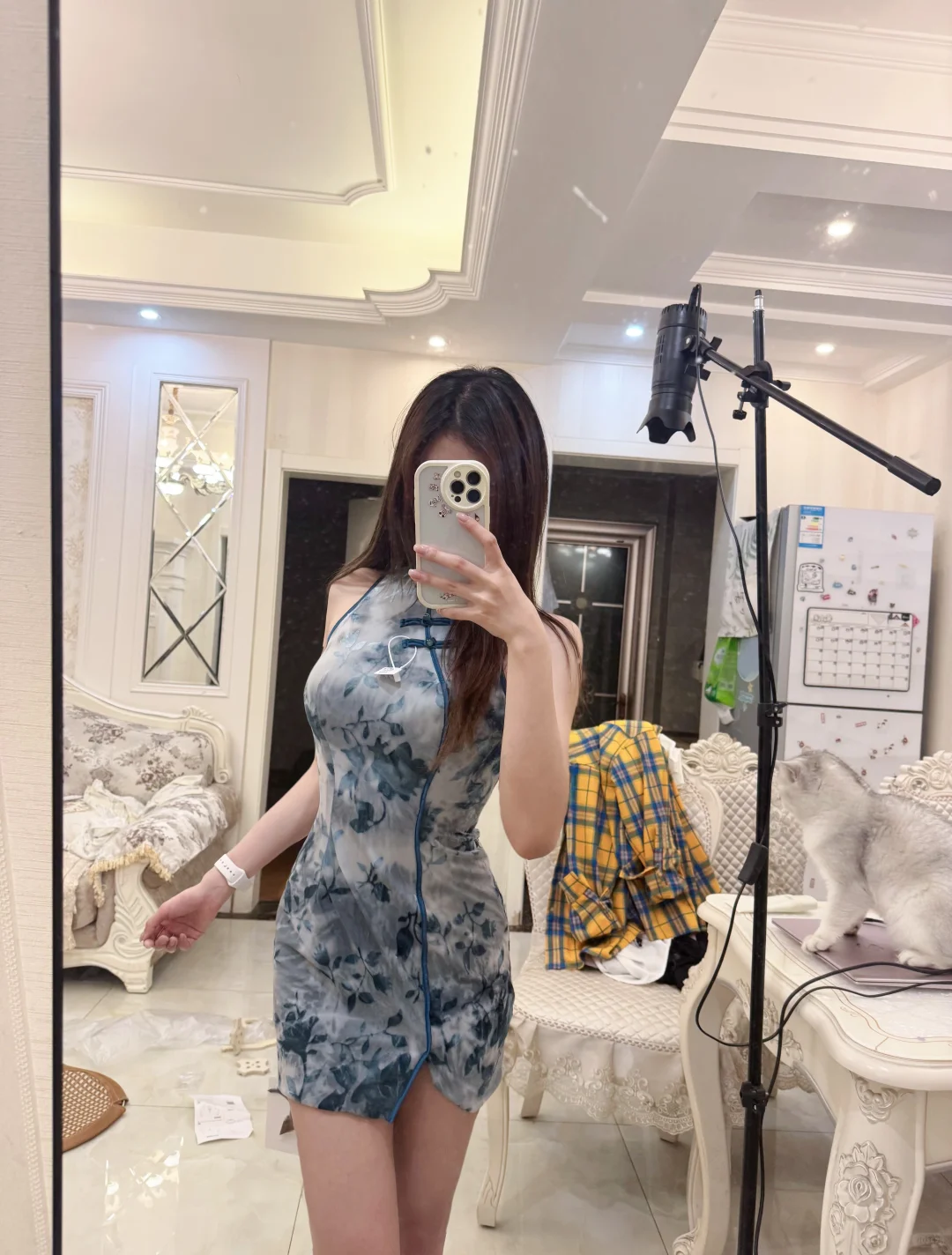 02年传媒公司女老板上班这样穿可以吗