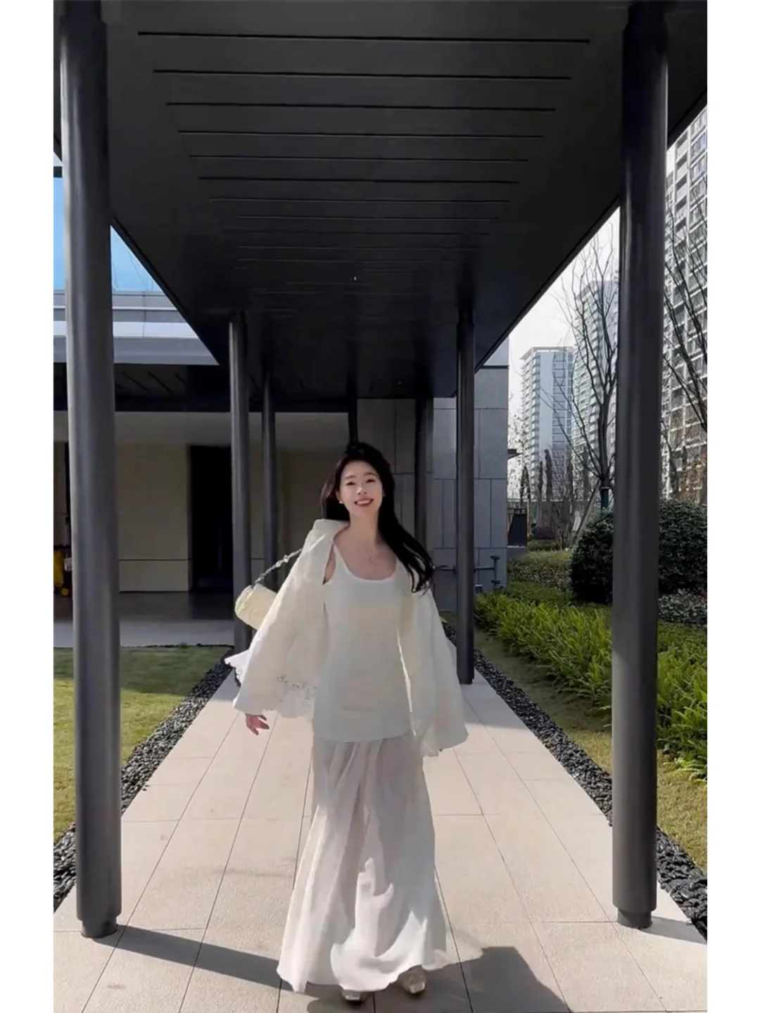 白色网纱拼接吊带连衣裙子女夏季2025新