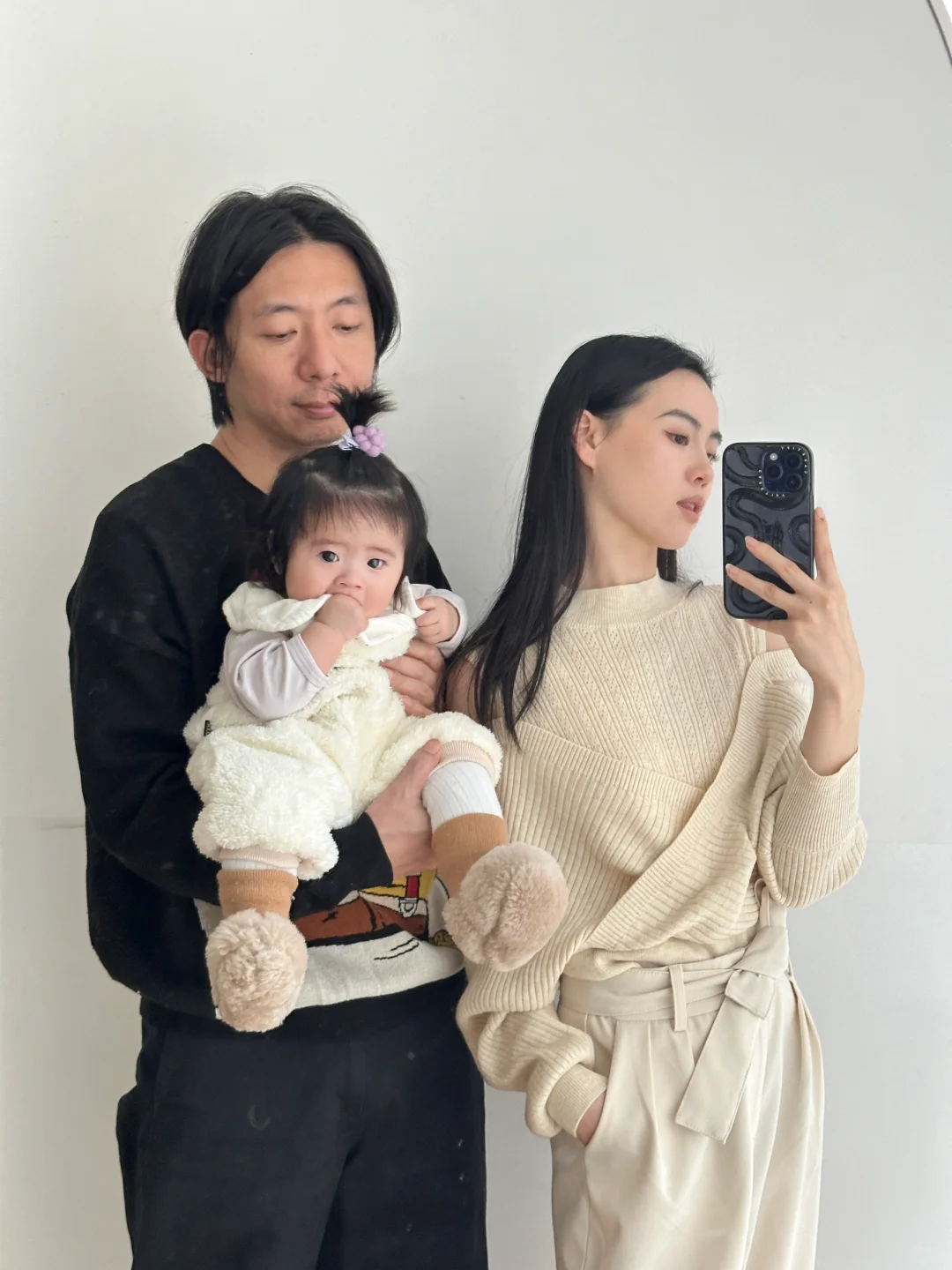 相差11岁恋爱12年育有一女！