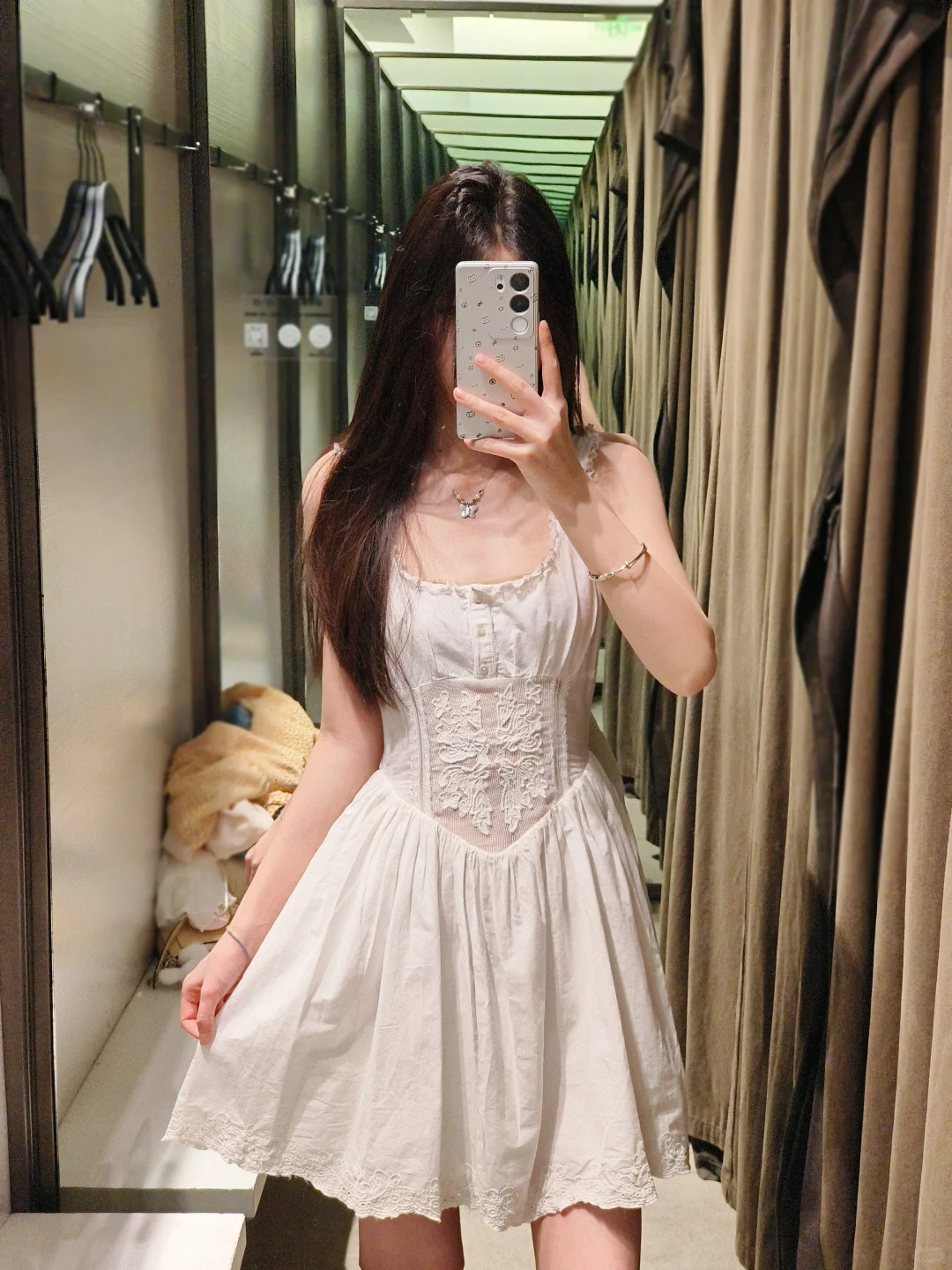 Zara新品！小白裙的神！！