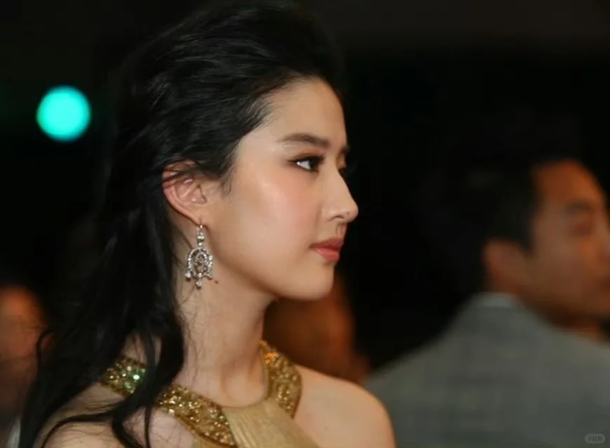 这个身材我说是美人鱼不过分吧‍♀️