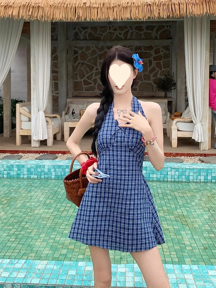 夏日必备！格纹挂脖裙