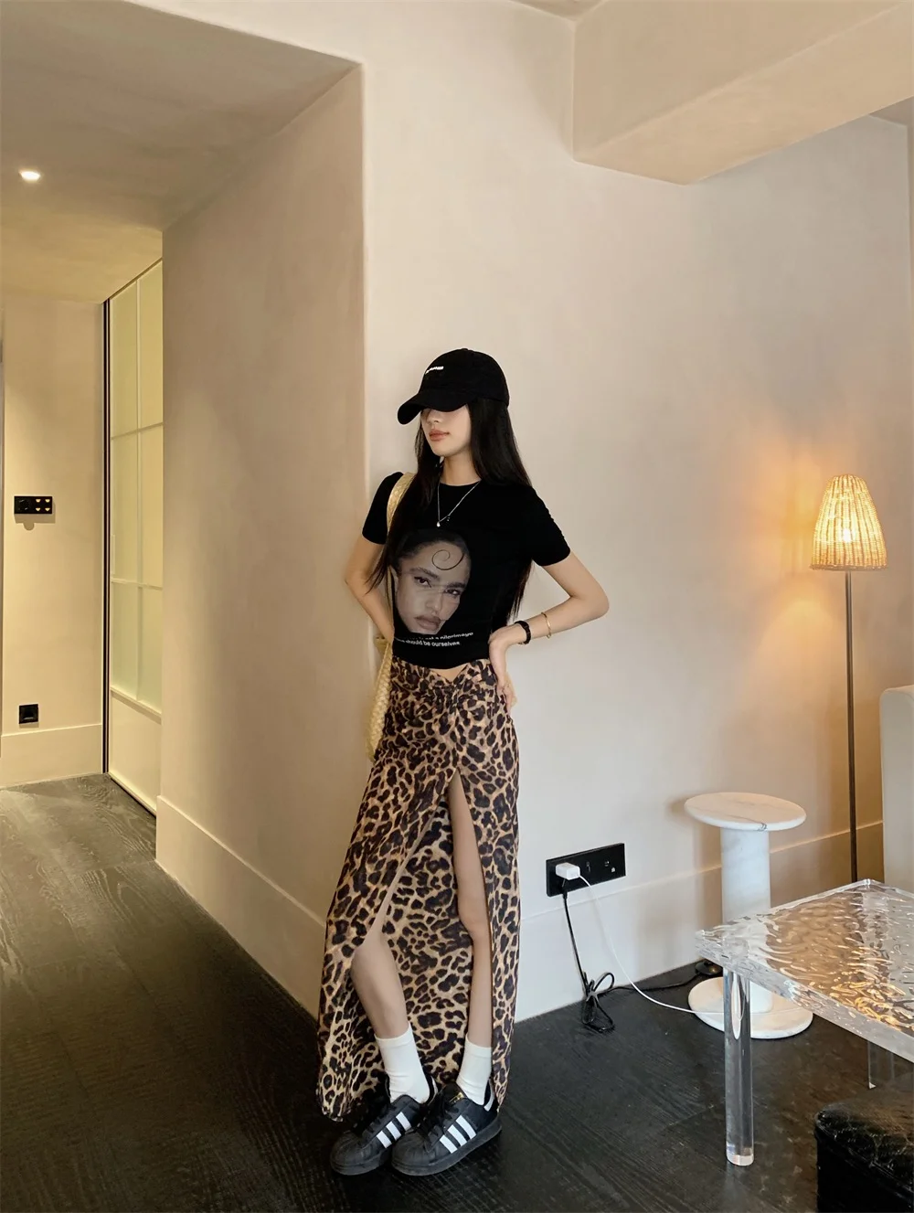 🤩黑Tee & 豹纹开叉辣妹裙