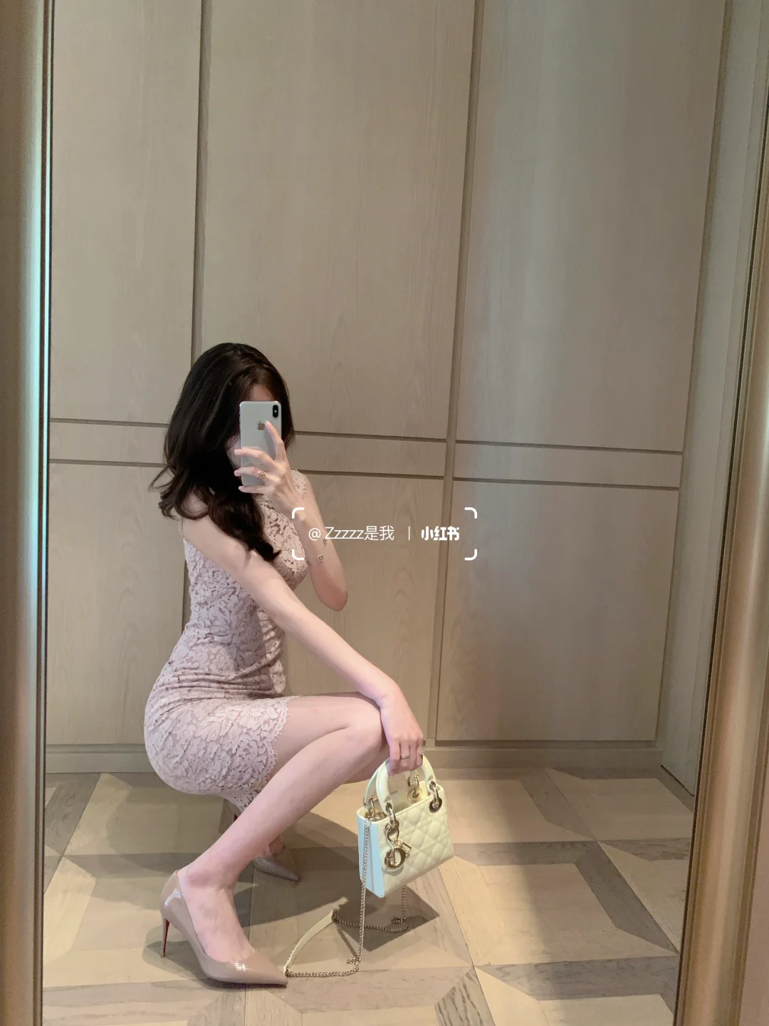 年少不知温柔蕾丝香