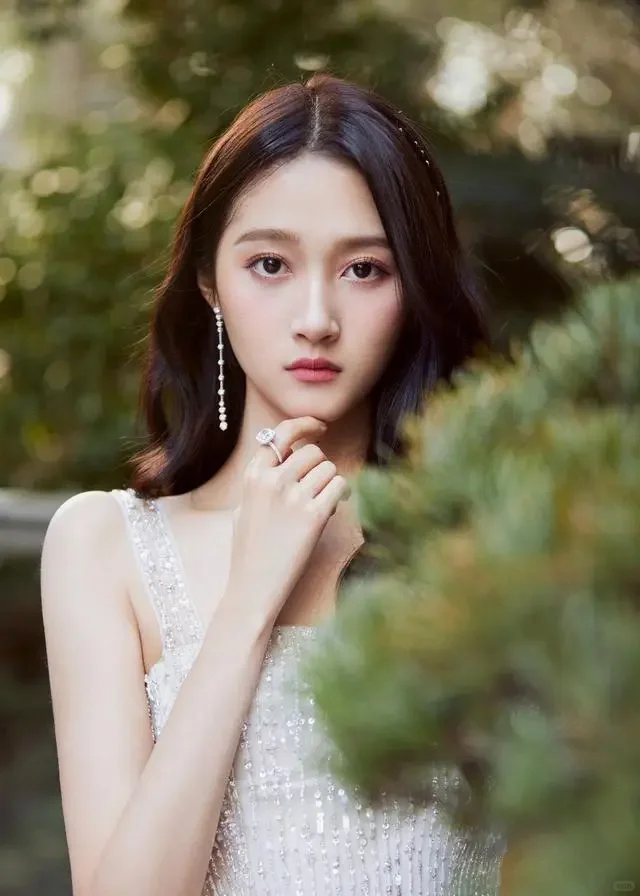 美妹子 关晓彤