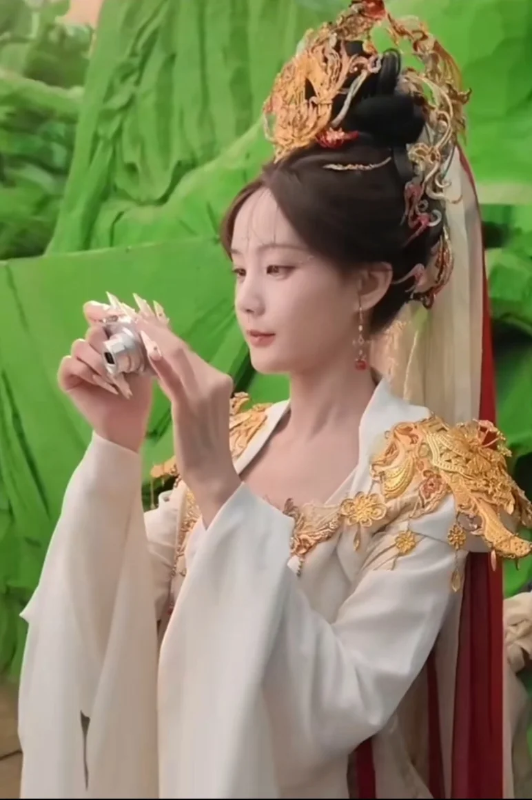 李一桐越央央碎片录