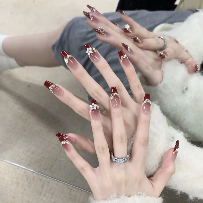 💎2025仙女必备🧚‍♀️酒红色美甲💅