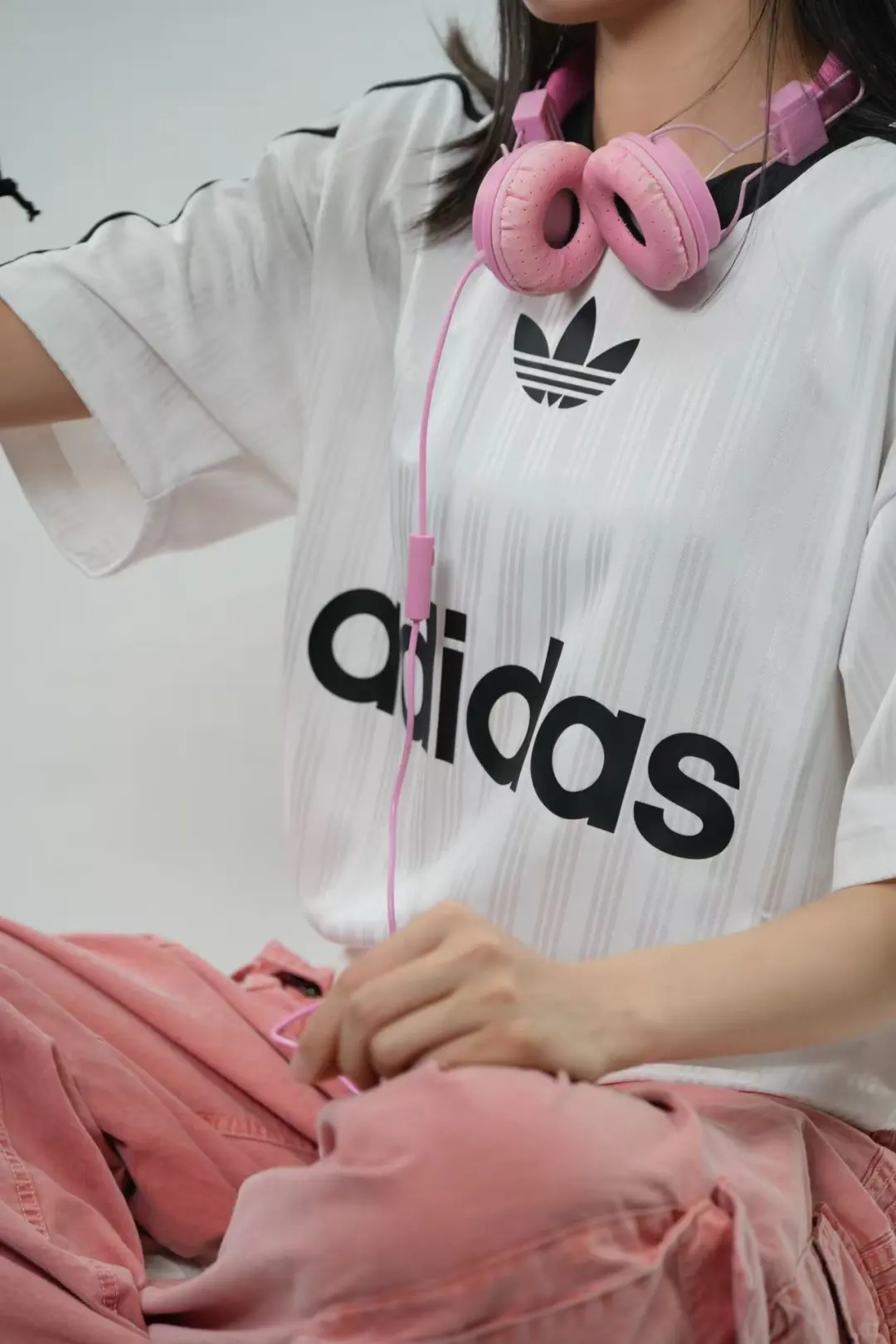 #今日阿迪员工穿搭‖三叶草街头甜酷女孩