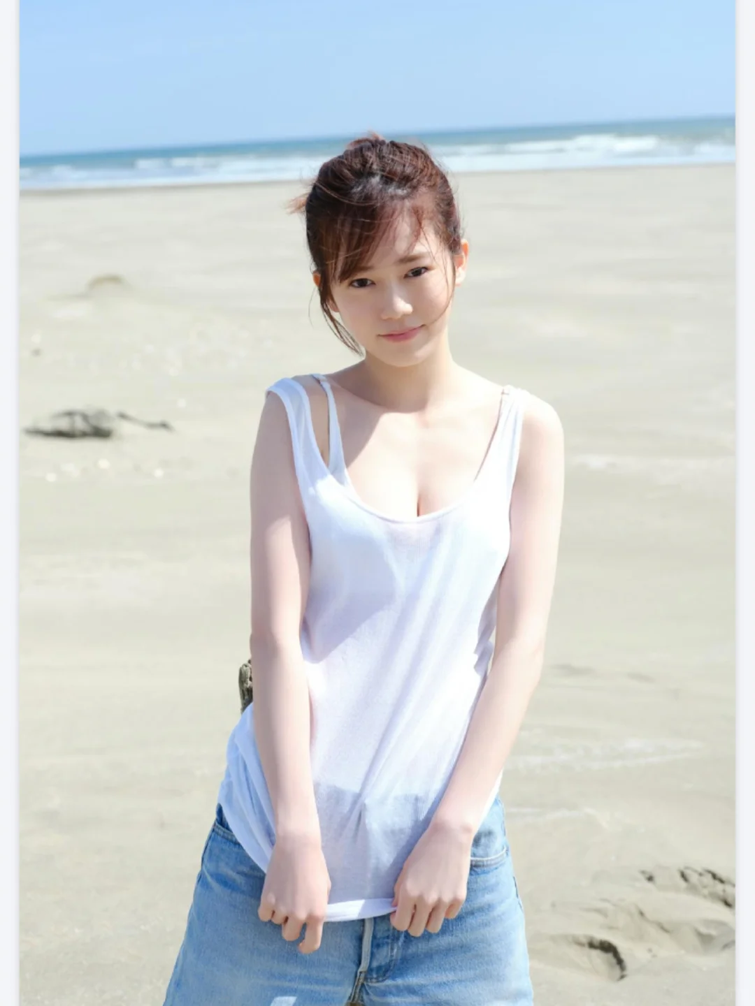 川口葵写真集｜美しく、色っぽく